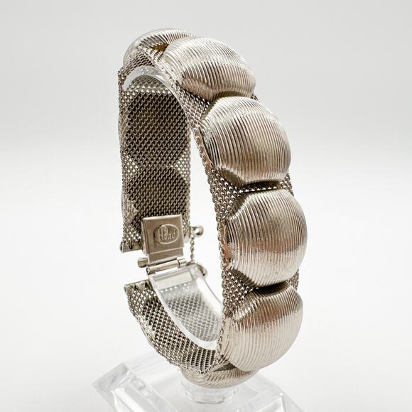 1950s Hobe Bracelet | 3d Mesh Silver Tone Panel Link Etched Texture Signed MCM - Picture 3 of 13